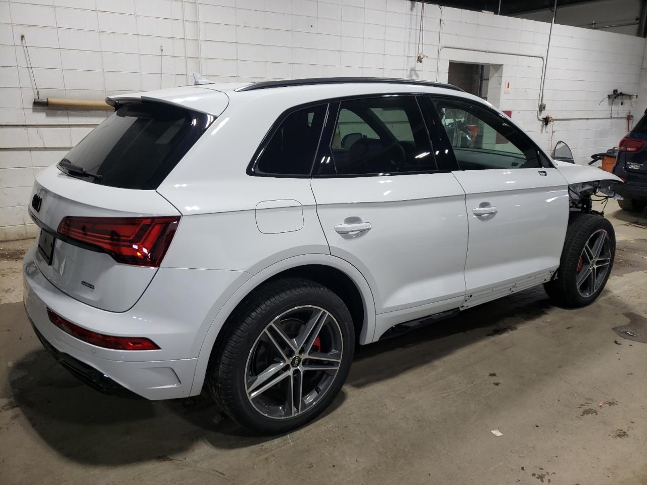 2024 AUDI Q5 E PREMIUM PLUS 55 VIN:WA1E2AFY5R2063559