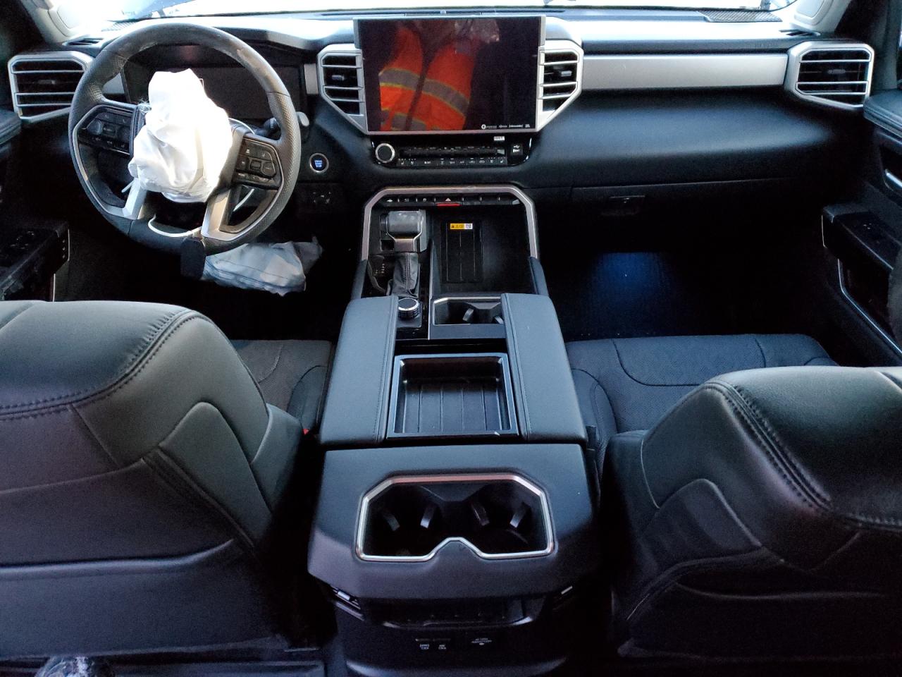 2024 TOYOTA TUNDRA CREWMAX LIMITED VIN:1VWBM7A3XCC101027