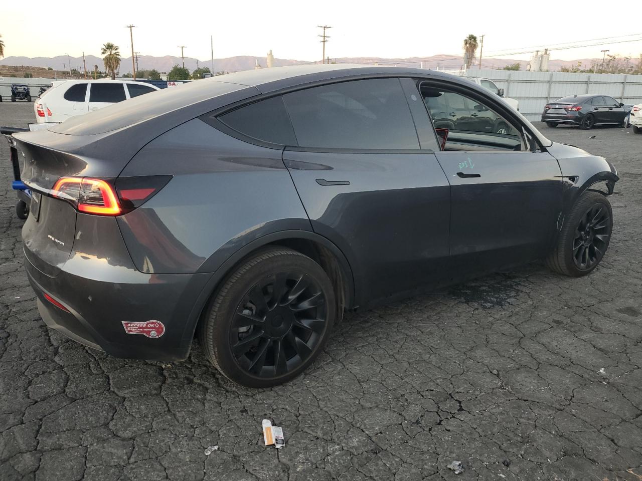 2023 TESLA MODEL Y  VIN:7SAYGAEE8PF980052