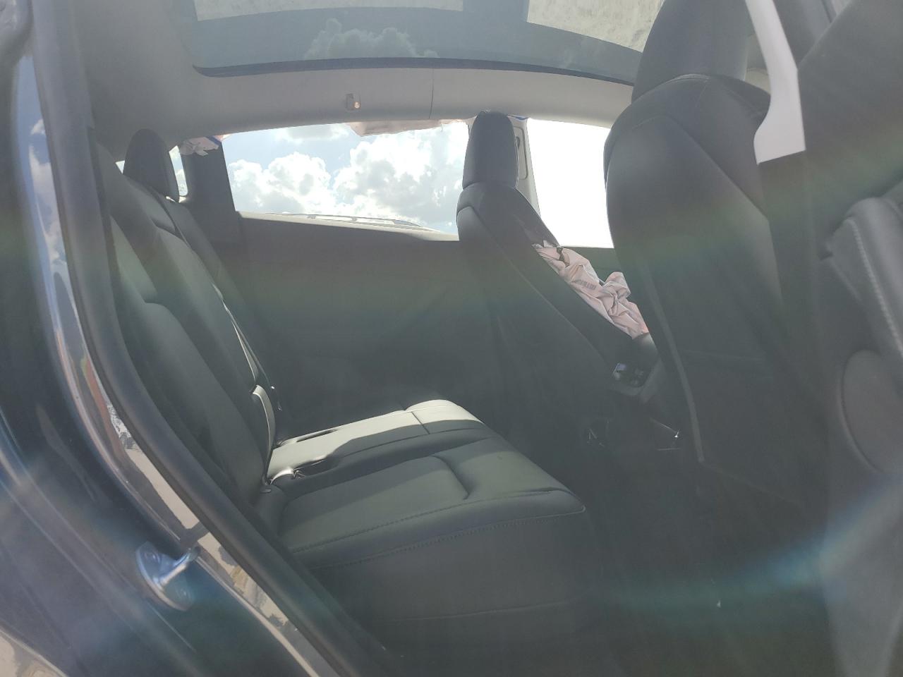 2023 TESLA MODEL Y  VIN:7SAYGDEE9PA208772