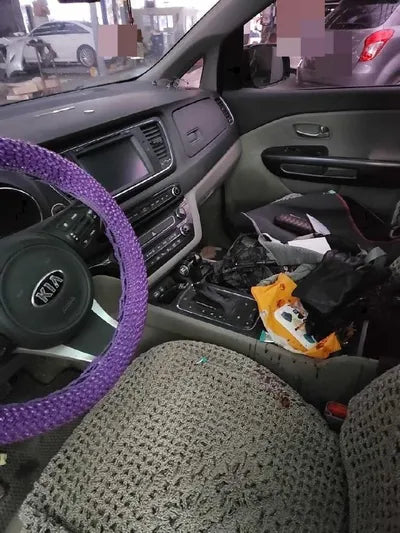 2015 Kia Carnival VIN: