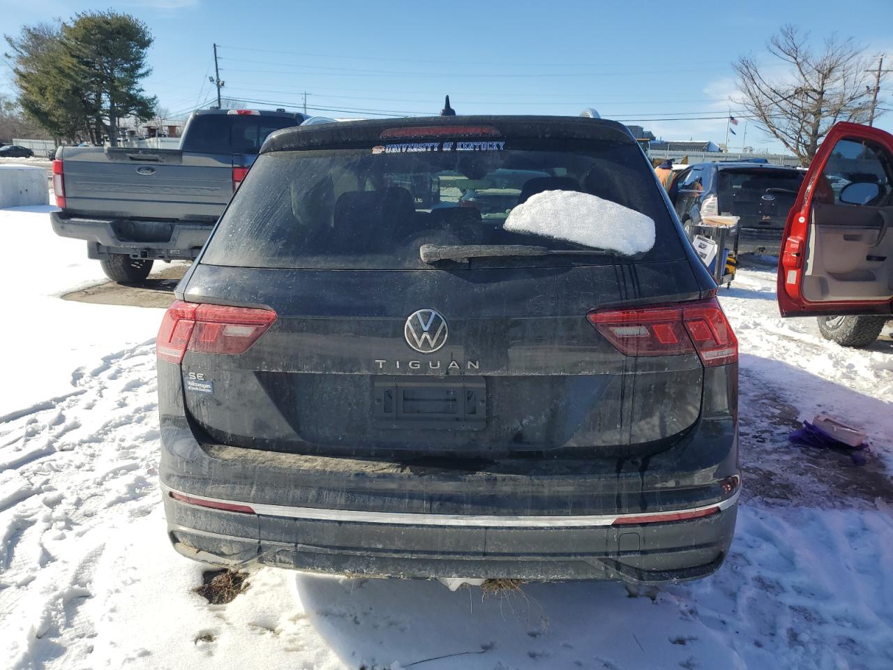 2023 VOLKSWAGEN TIGUAN SE VIN:3VVNB7AX1PM096122