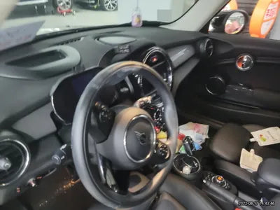 2021 MINI Cooper VIN: