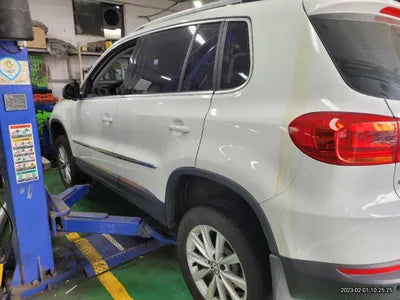 2014 Volkswagen Tiguan VIN: