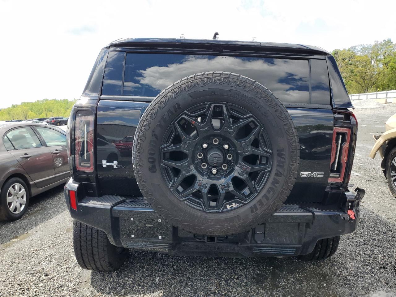 2024 GMC HUMMER SUV 2X VIN:1GKB0NDE0RU109550