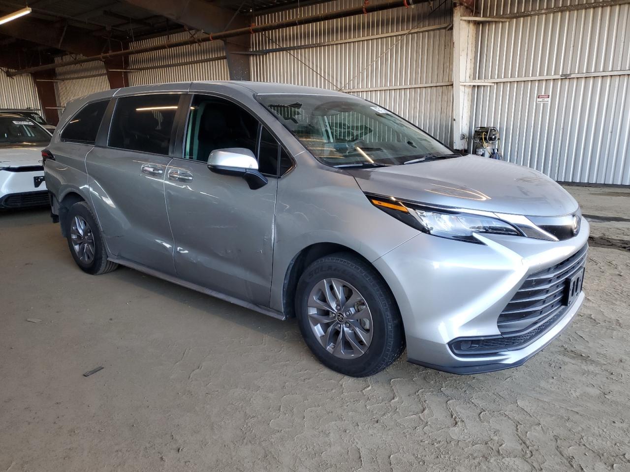 2022 TOYOTA SIENNA LE VIN:5TDKRKEC4NS117355