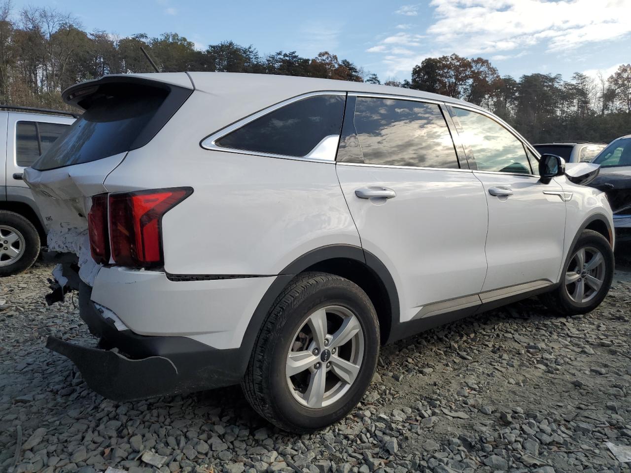 2022 KIA SORENTO LX VIN:5XYRG4LC9NG141148