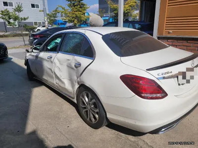 2016 Mercedes-Benz C 220 VIN: