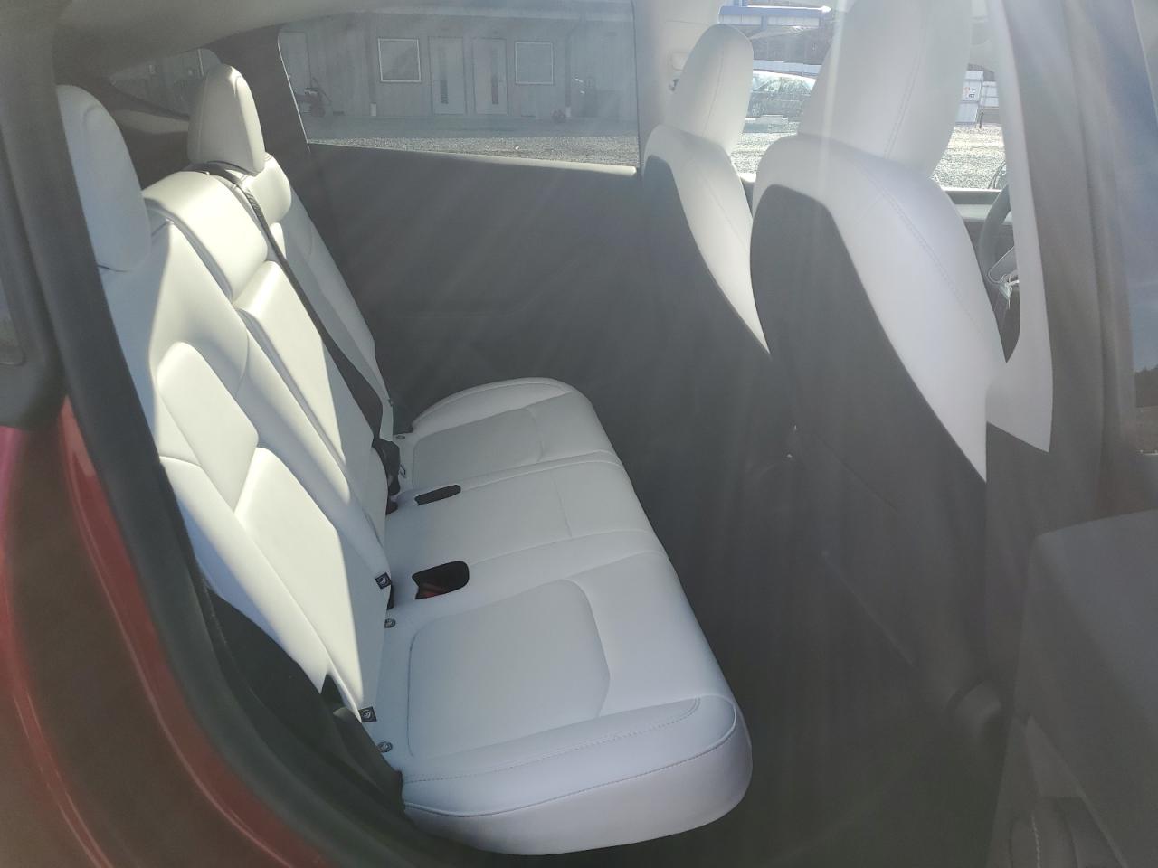 2024 TESLA MODEL Y  VIN:7SAYGDEE5RA311190