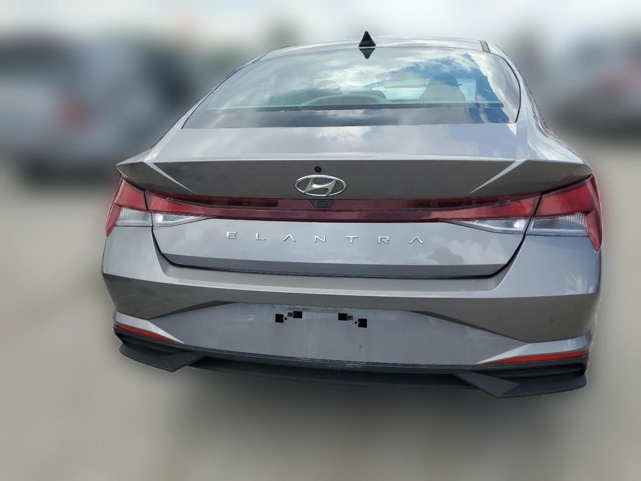 2022 HYUNDAI ELANTRA SEL VIN:KMHLM4AG5NU322553