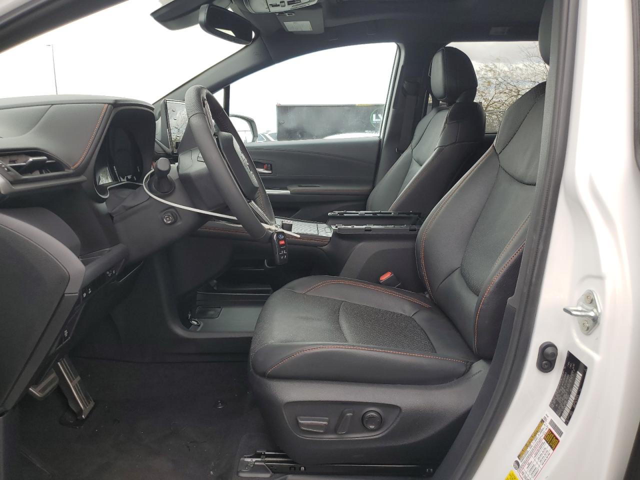 2024 TOYOTA SIENNA XSE VIN:5TDCRKEC0RS213915