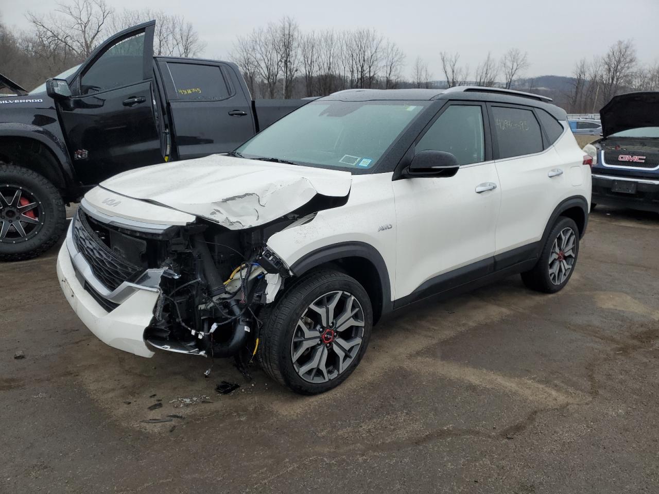 2022 KIA SELTOS SX VIN:KNDETCA23N7299979