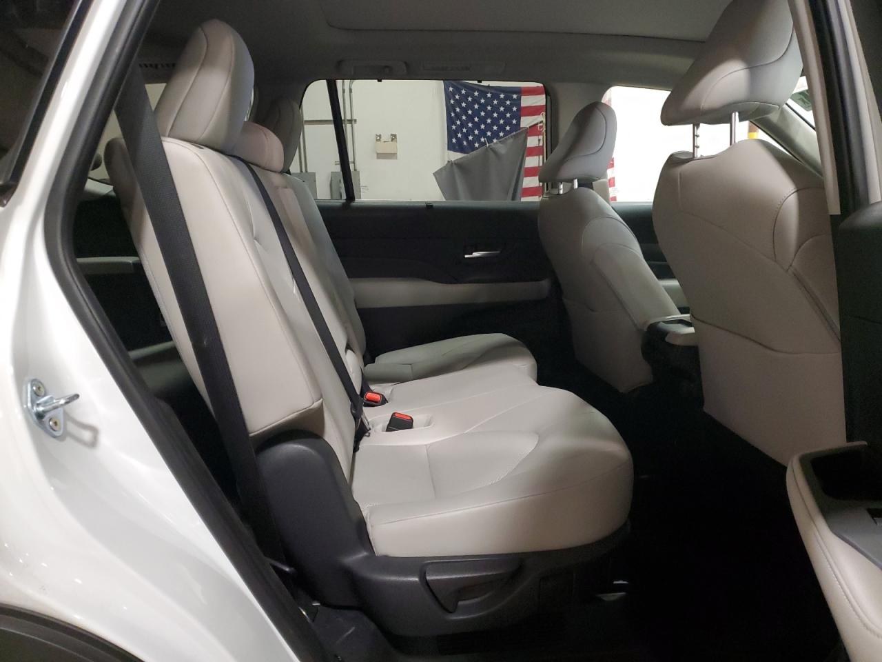 2024 TOYOTA GRAND HIGHLANDER XLE VIN:5TDACAB57RS009962