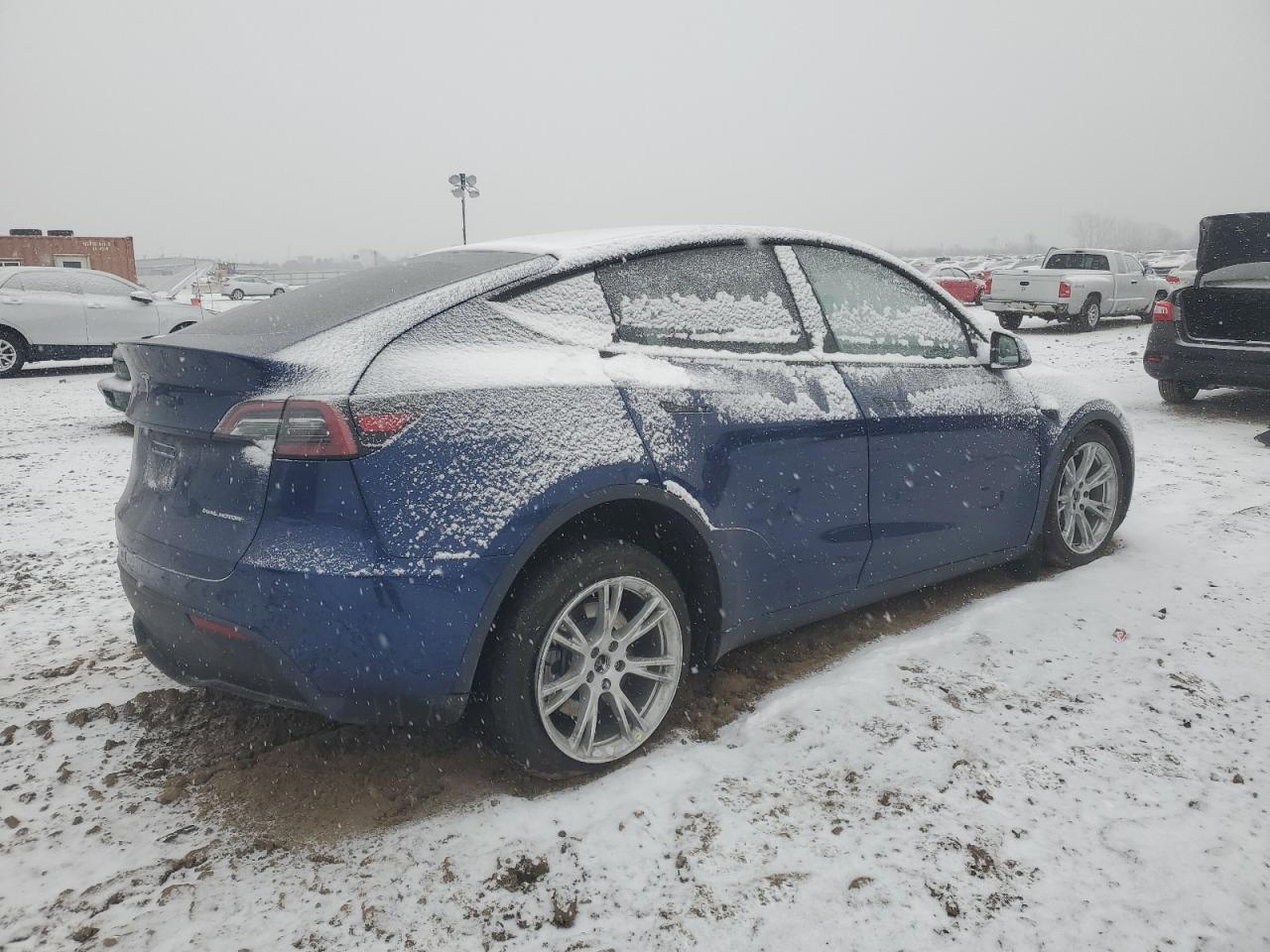 2023 TESLA MODEL Y  VIN:7SAYGDEE1PF747812