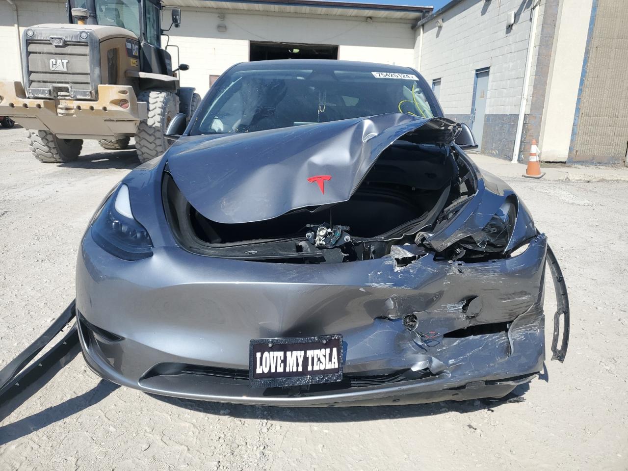 2024 TESLA MODEL Y  VIN:7SAYGDEE7RA300403