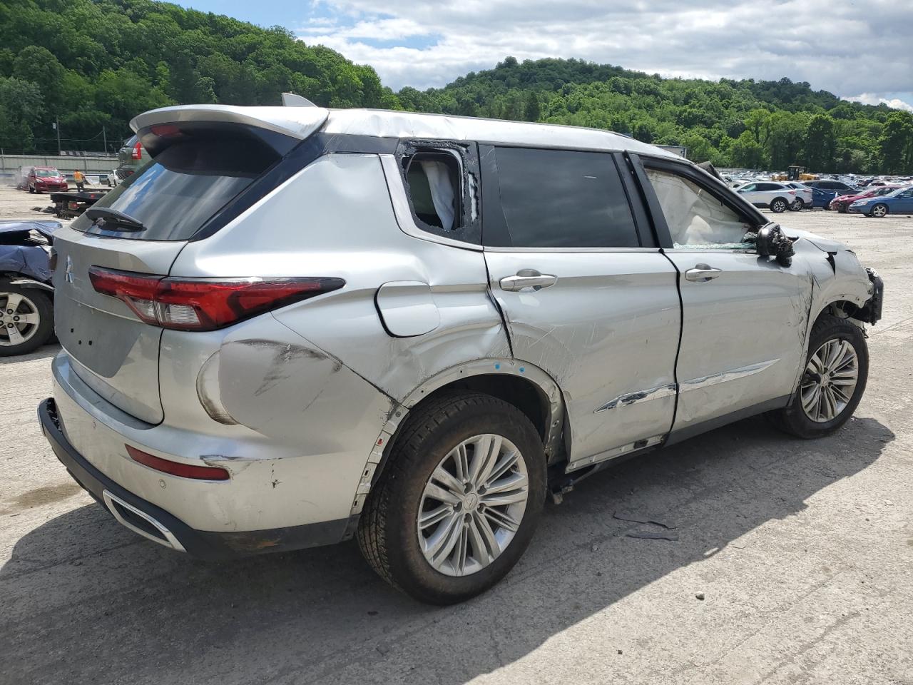 2022 MITSUBISHI OUTLANDER ES VIN:JA4J4TA82NZ033769