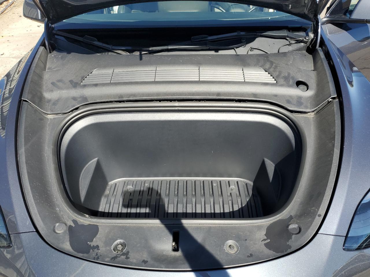 2023 TESLA MODEL Y  VIN:7SAYGDEE7PF856100