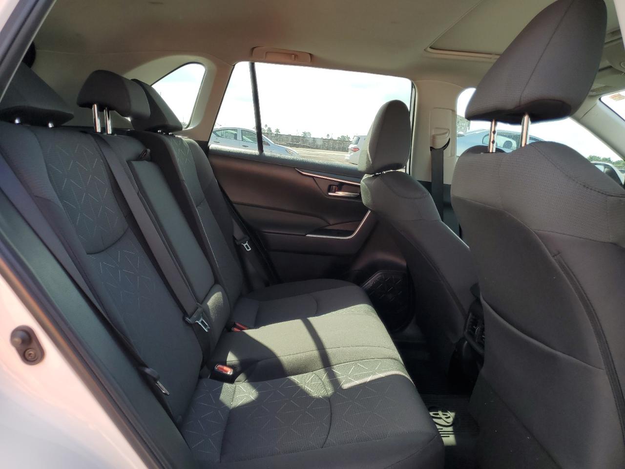 2024 TOYOTA RAV4 XLE VIN:2T3W1RFV9RW303043