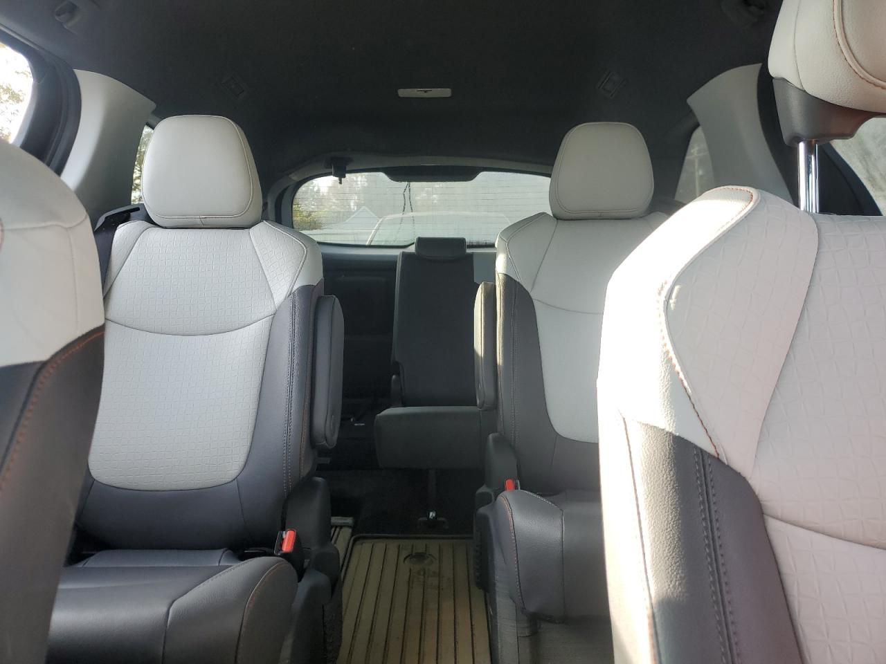 2024 TOYOTA SIENNA XSE VIN:5TDXSKFC4RS112915