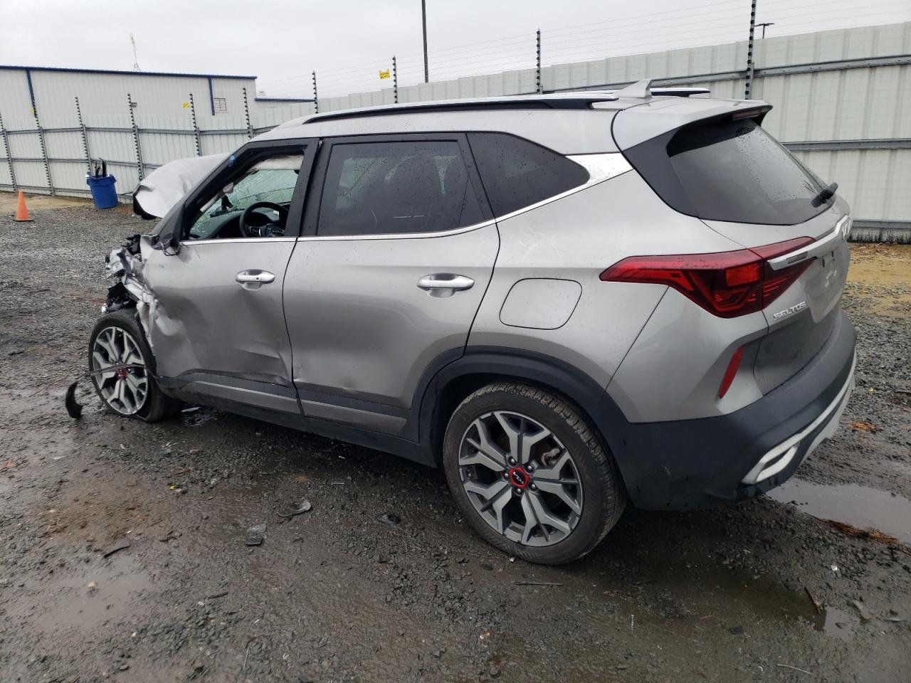 2023 KIA SELTOS SX VIN:KNDETCA28P7357569