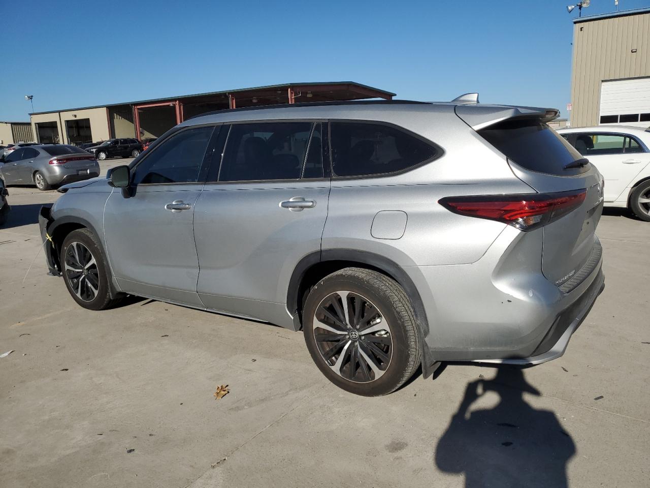 2022 TOYOTA HIGHLANDER XSE VIN:5TDLZRAH3NS111092