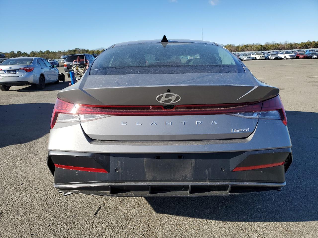2024 HYUNDAI ELANTRA LIMITED VIN:3VV2B7AXXNM135208