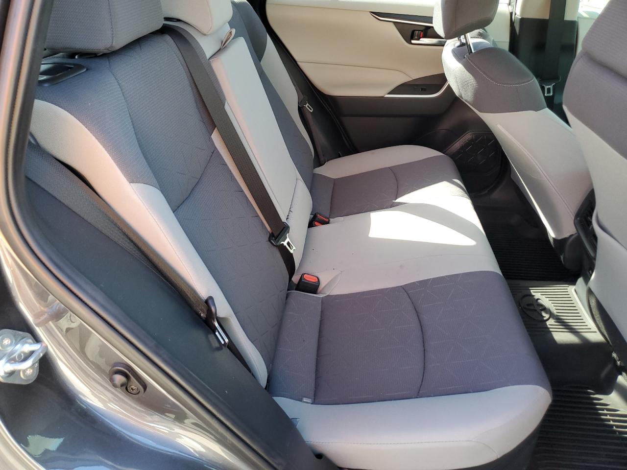 2022 TOYOTA RAV4 XLE VIN:JTMRWRFV9ND164019