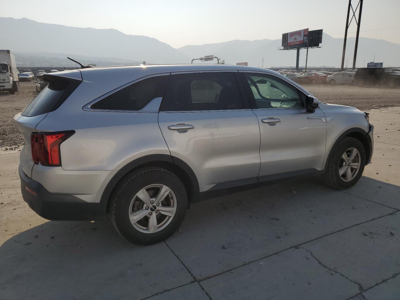 2022 KIA SORENTO LX VIN:5XYRG4LC2NG104474