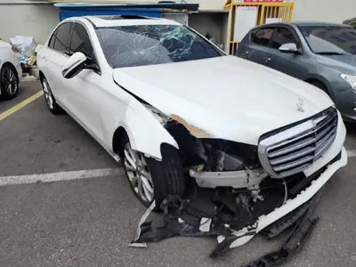 2017 Mercedes-Benz E 220 VIN: