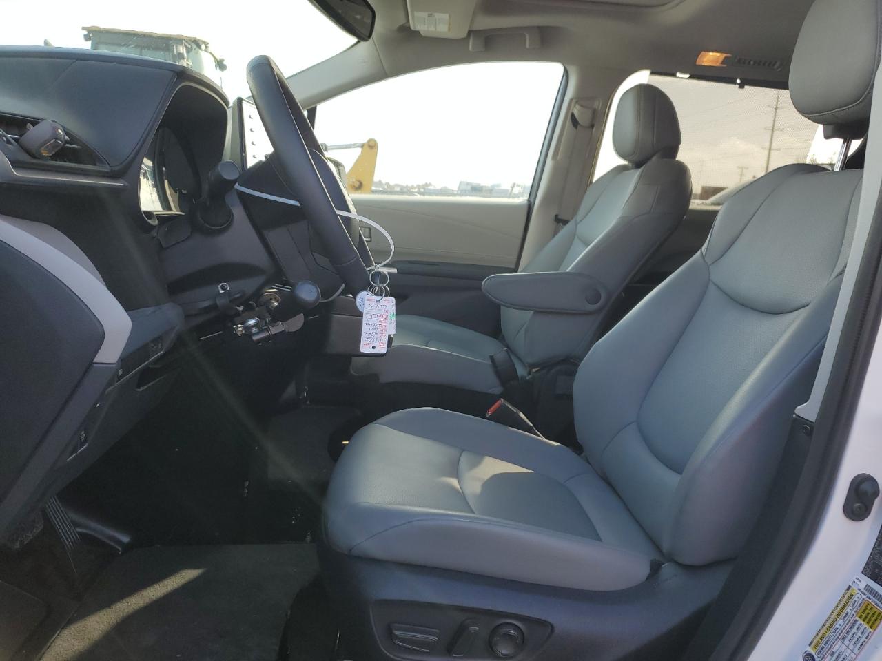 2022 TOYOTA SIENNA XLE VIN:5TDYRKEC1NS100250