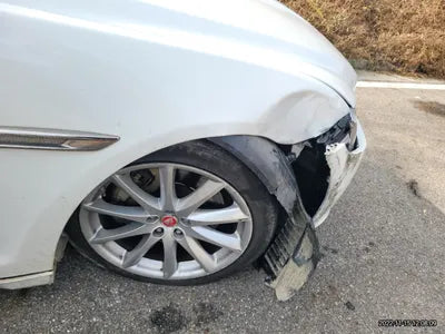 2016 Jaguar XJ SAJAA229XGNV99979 VIN:SAJAA229XGNV99979