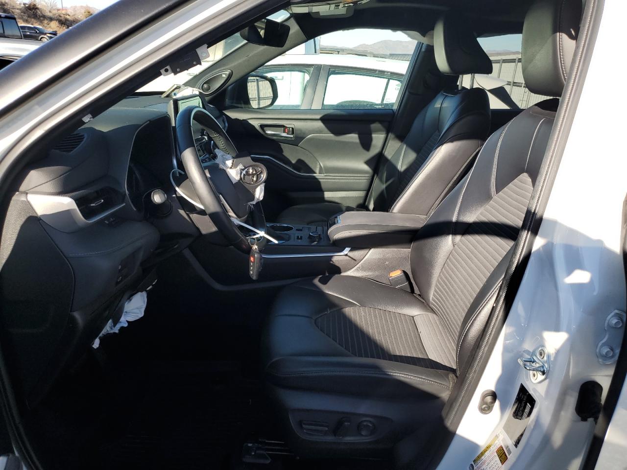 2022 TOYOTA HIGHLANDER XSE VIN:5TDJZRBH5NS194952