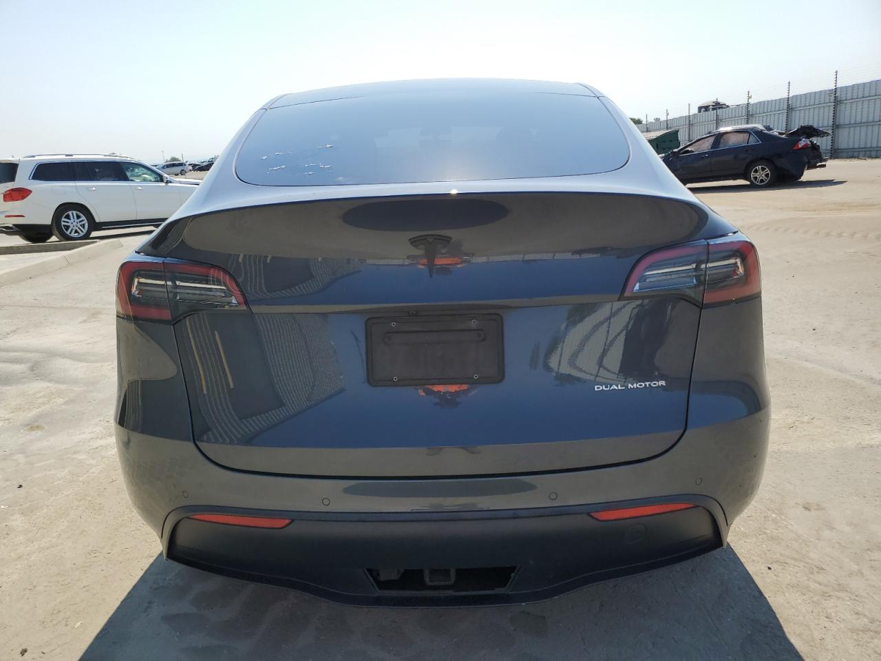 2022 TESLA MODEL Y  VIN:7SAYGDEE8NF348991