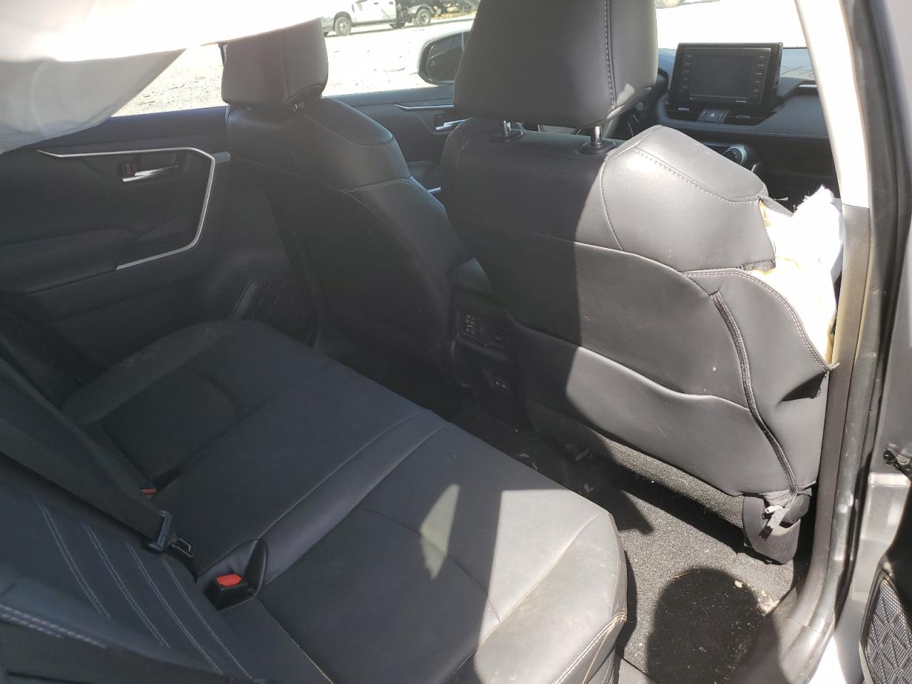 2022 TOYOTA RAV4 XLE PREMIUM VIN:JTMB6RFV0ND063484