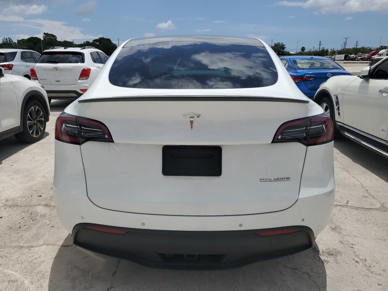 2022 TESLA MODEL Y  VIN:7SAYGDEFXNF372346