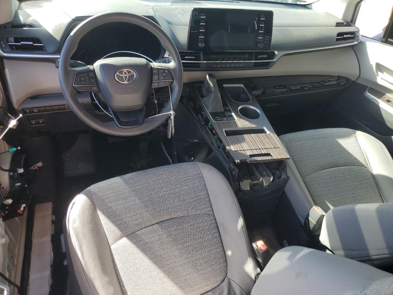 2022 TOYOTA SIENNA LE VIN:5TDKRKEC5NS108065
