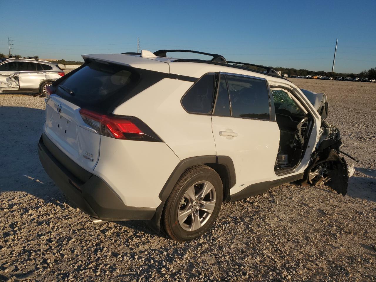 2023 TOYOTA RAV4 XLE VIN:JTMRWRFV3PD208079
