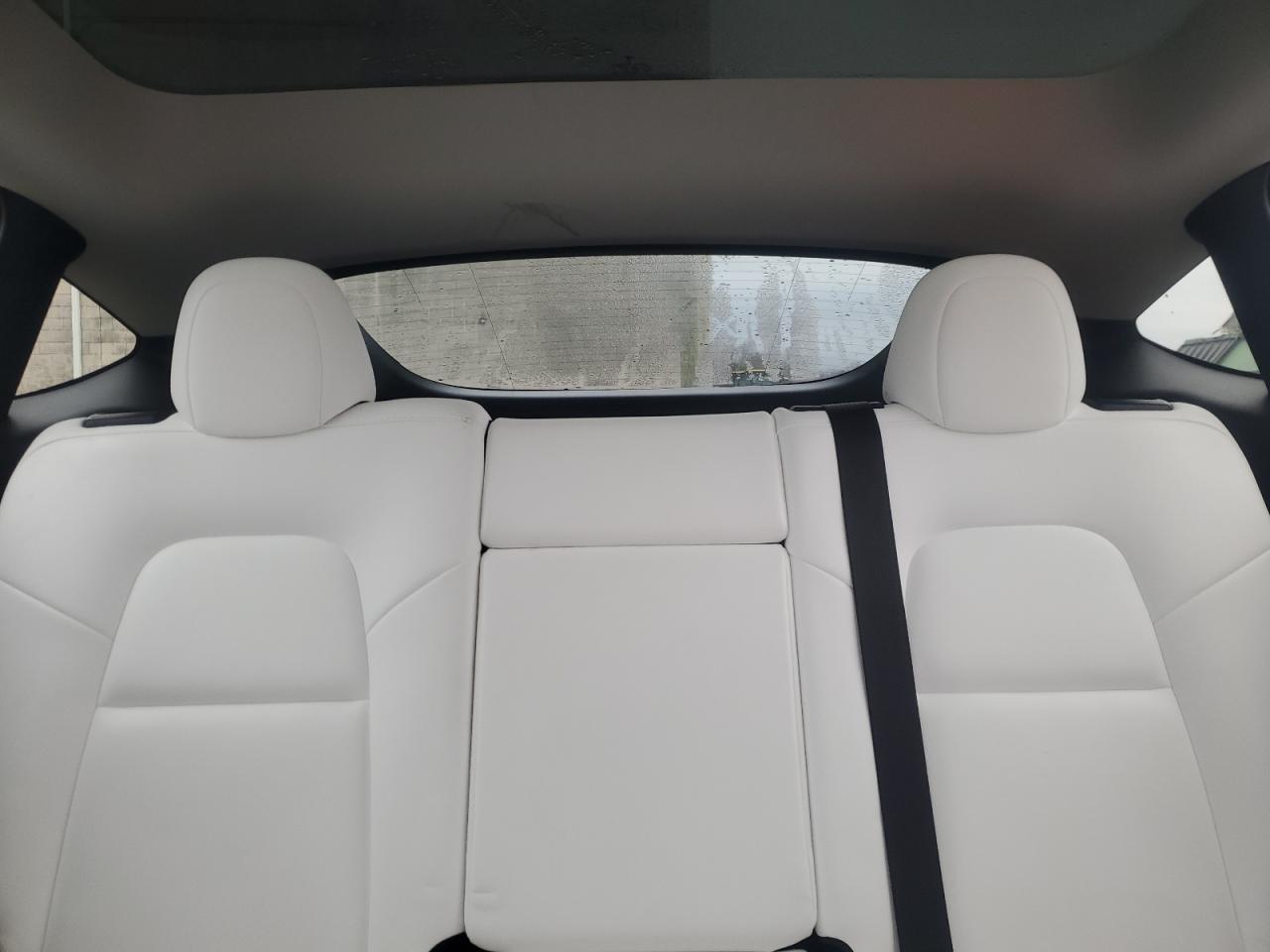 2022 TESLA MODEL Y  VIN:7SAYGDEE8NF516158