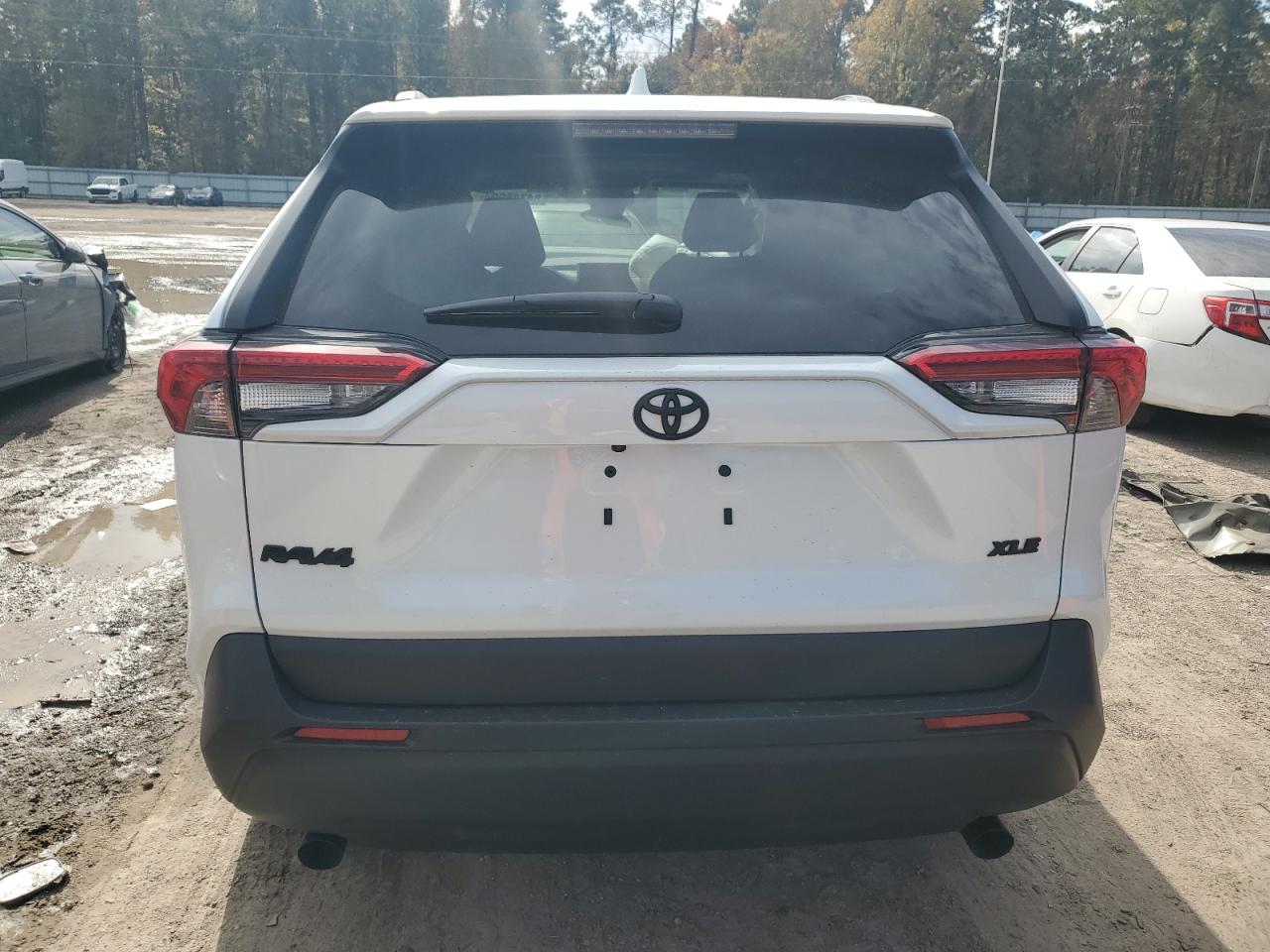 2024 TOYOTA RAV4 XLE PREMIUM VIN:2T3C1RFV3RW352290