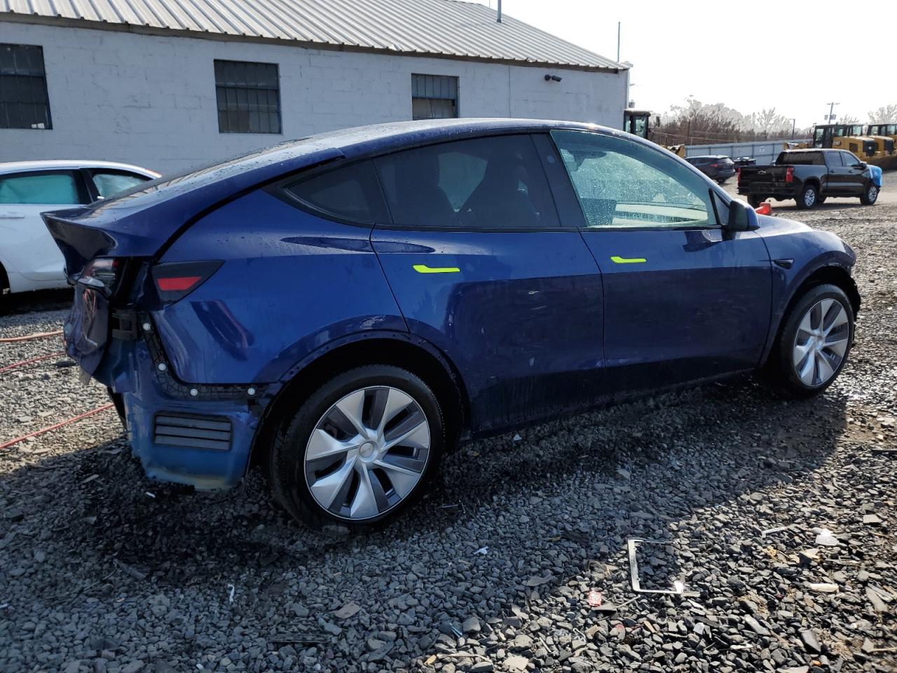 2024 TESLA MODEL Y  VIN:7SAYGDEEXRA237216