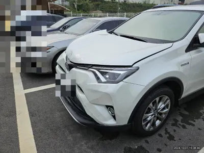 2017 Toyota RAV4 VIN: