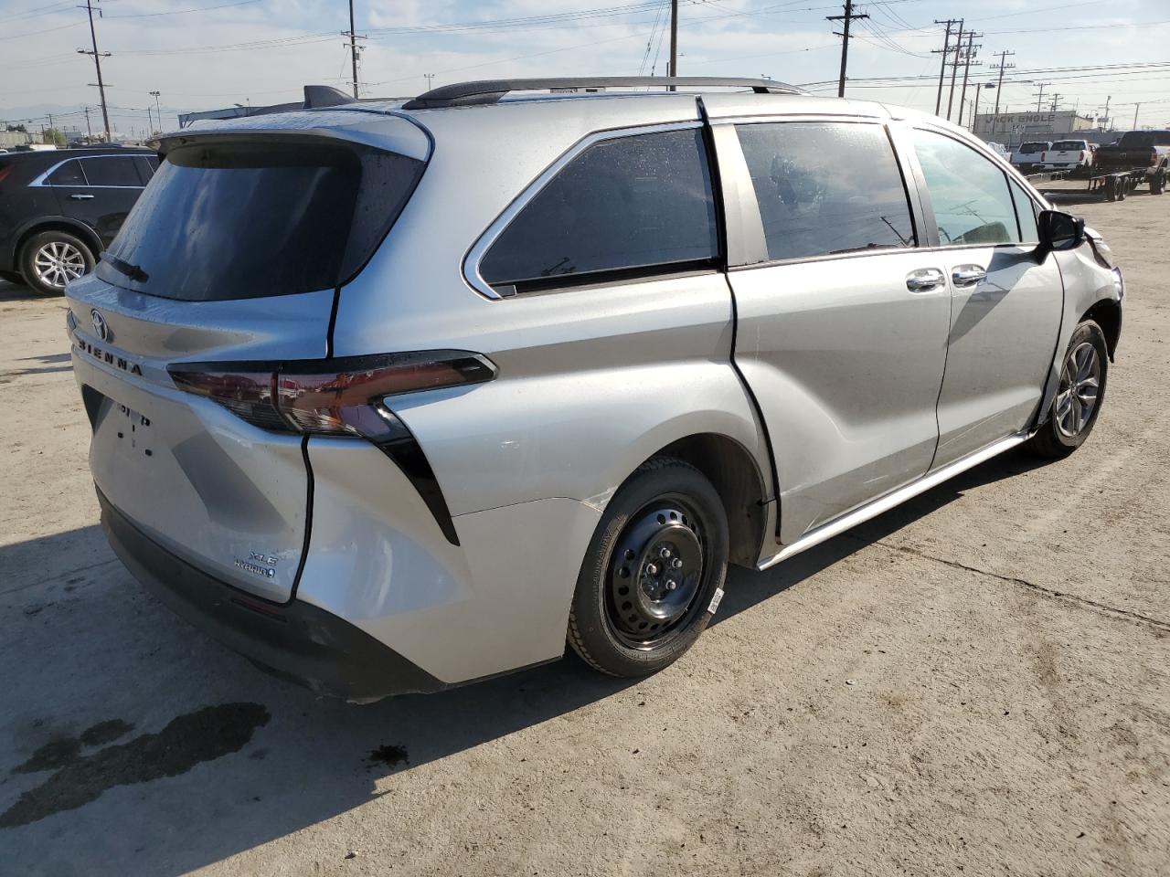 2024 TOYOTA SIENNA XLE VIN:5TDYRKEC3RS193861