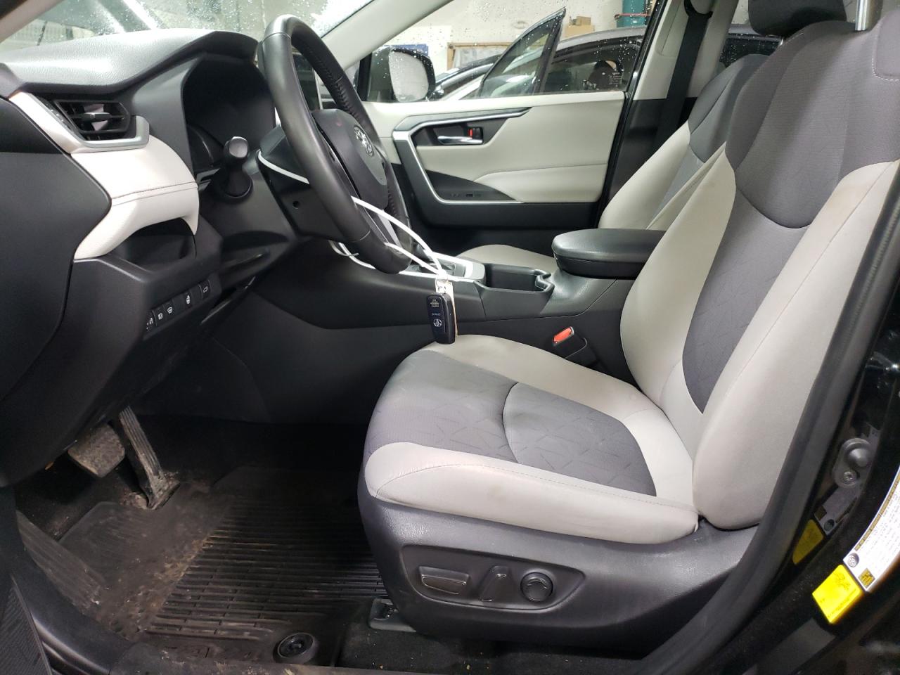 2023 TOYOTA RAV4 XLE VIN:JTMRWRFV7PD199631