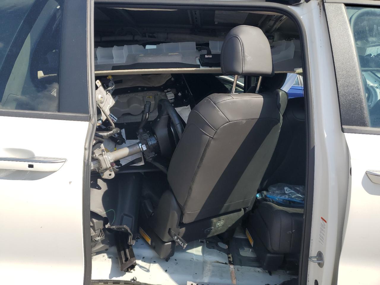 2022 KIA CARNIVAL LX VIN:KNDNB4H36N6111307
