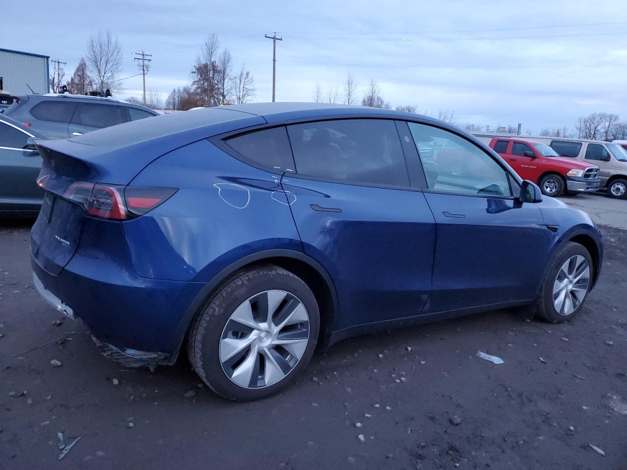 2023 TESLA MODEL Y  VIN:7SAYGDEE9PF813586