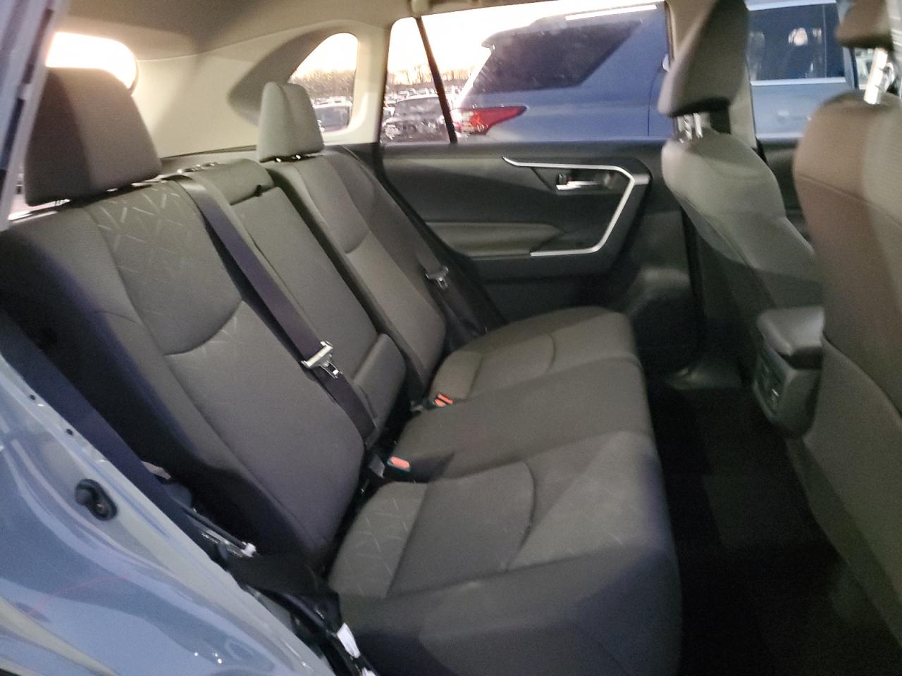 2023 TOYOTA RAV4 XLE VIN:JTMP1RFV8PJ042021