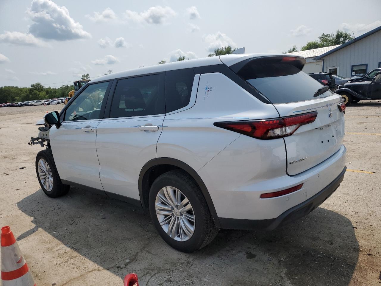 2023 MITSUBISHI OUTLANDER ES VIN:JA4J4TA88PZ028191