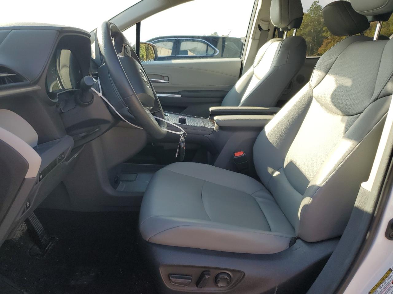 2023 TOYOTA SIENNA XLE VIN:5TDYRKEC5PS141628