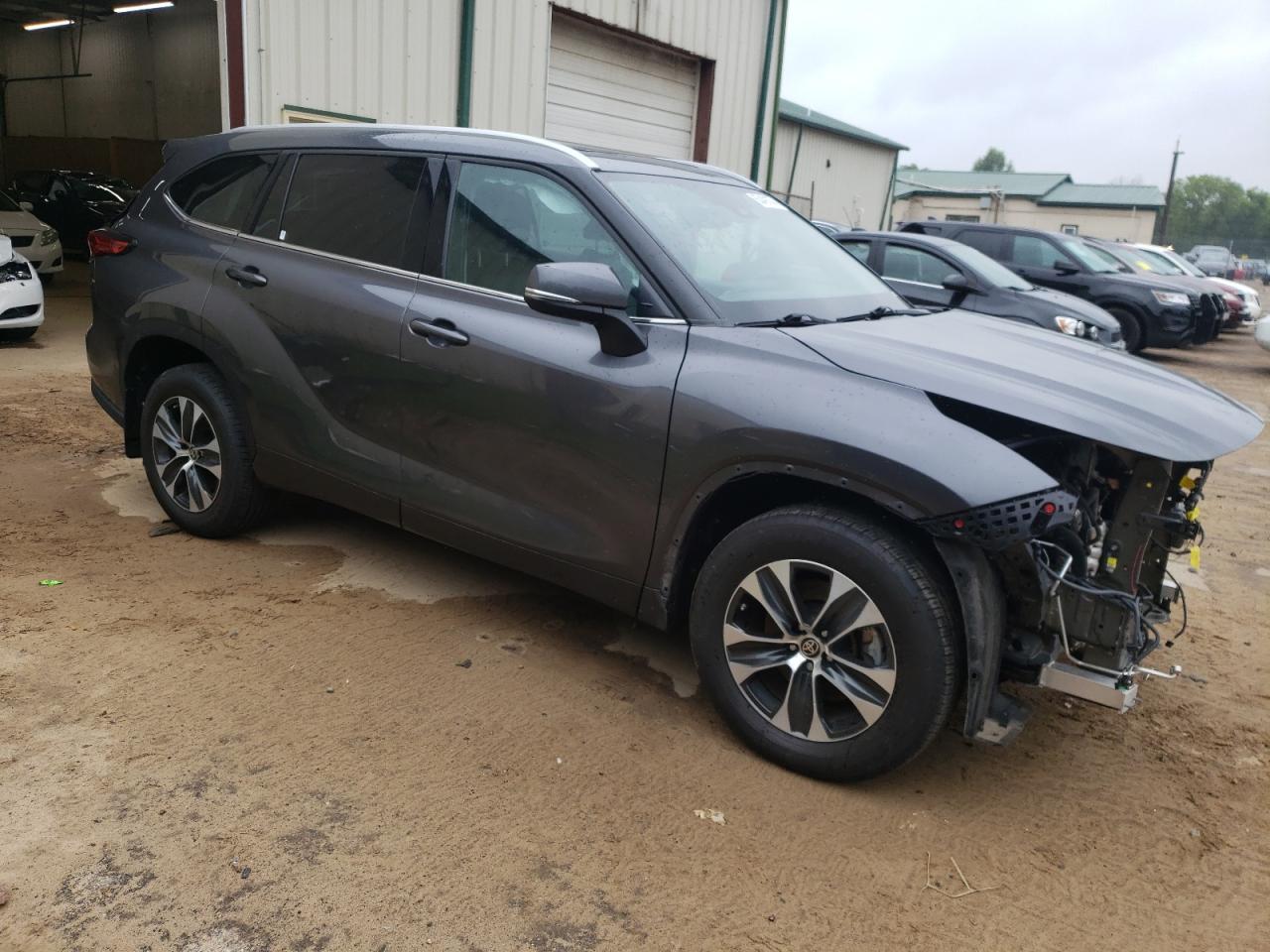2022 TOYOTA HIGHLANDER XLE VIN:5TDGZRBH7NS180030