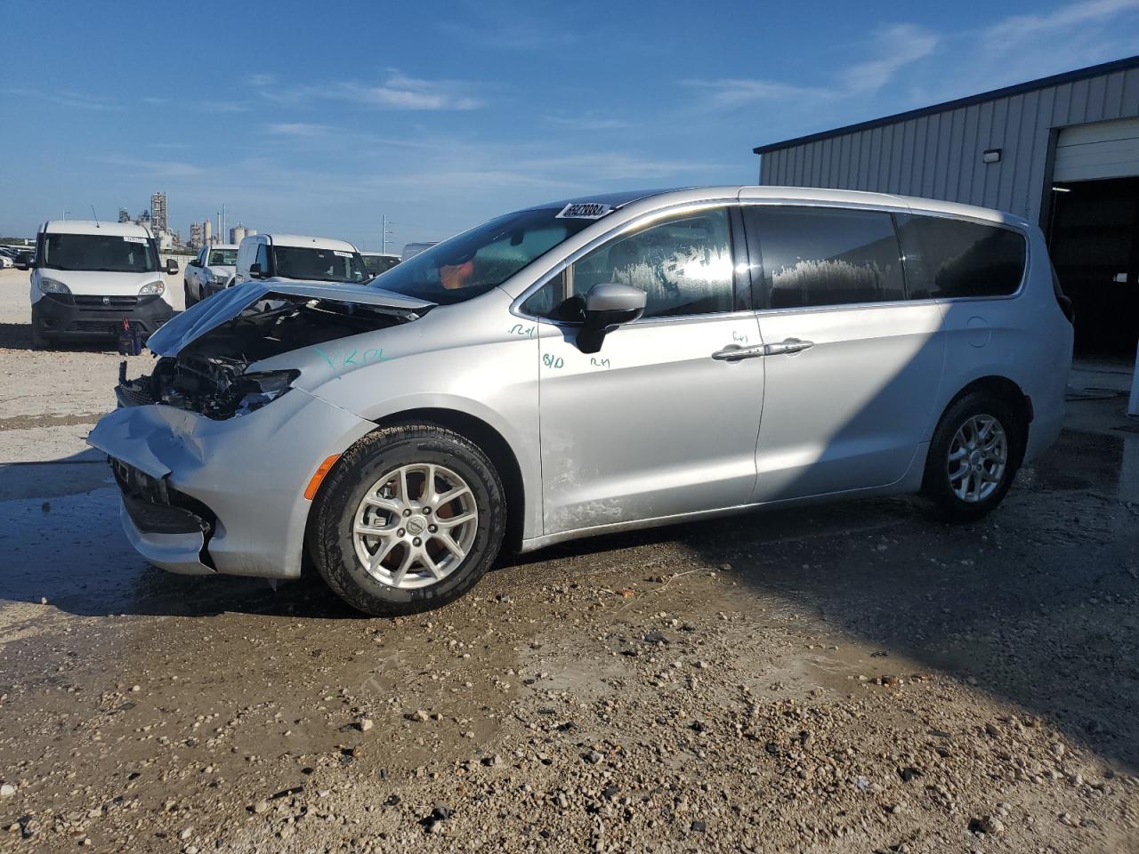 2022 CHRYSLER VOYAGER LX VIN:2C4RC1CG2NR141565